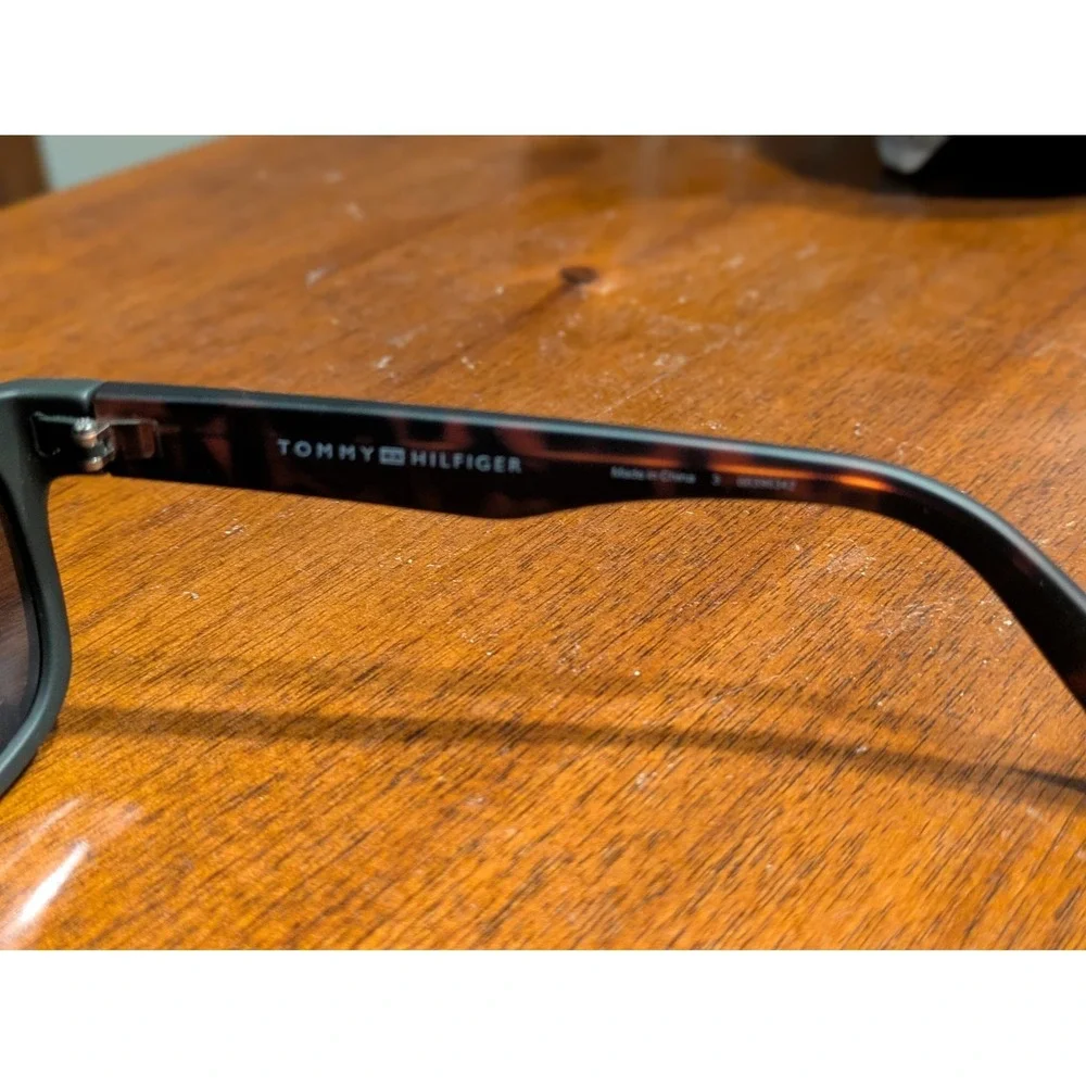Tommy Hilfiger Sunglasses for men Matte Black‎ and Tortoise shell arms.